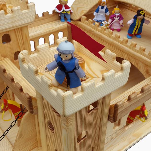 Ritterburg Spielzeug aus massiven Holz in Deutschland hergestellt