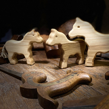 Bauernhofspielzeug aus Holz